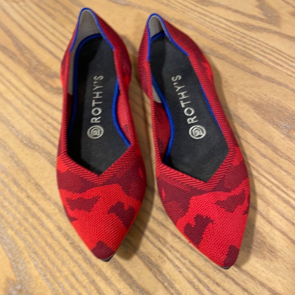 Rothy’s Point Red Camo in 8.5